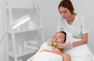 Lightweight summer serum for glowing skin